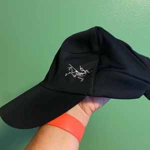 Arc’Teryx hat